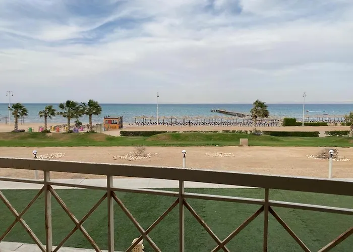 Apartmanhotel Porto South Royal Sea View Families صف اول بحر مباشر Ajn-Szuhna